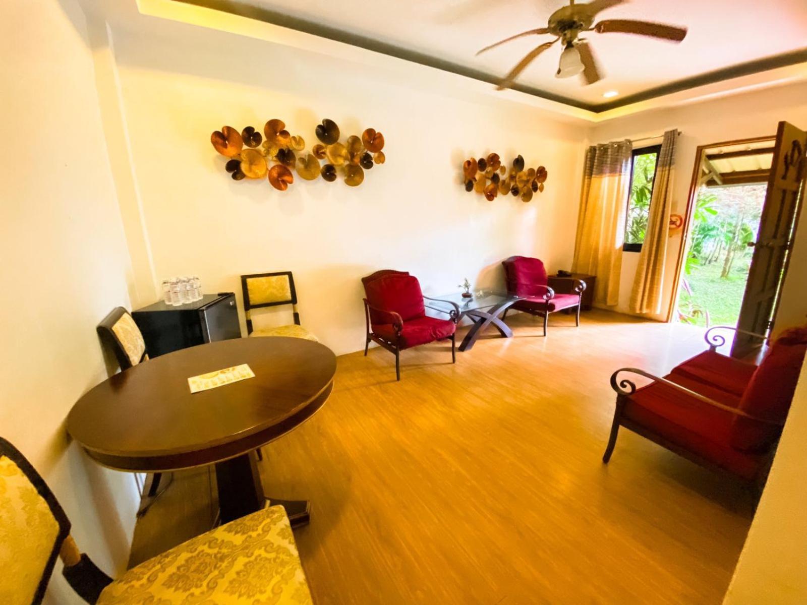 Hortz Hotels And Resorts Tagaytay City Exterior photo